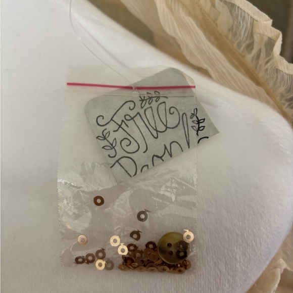 Free People NWT woman’s sheer blouse medium - Picture 8 of 9